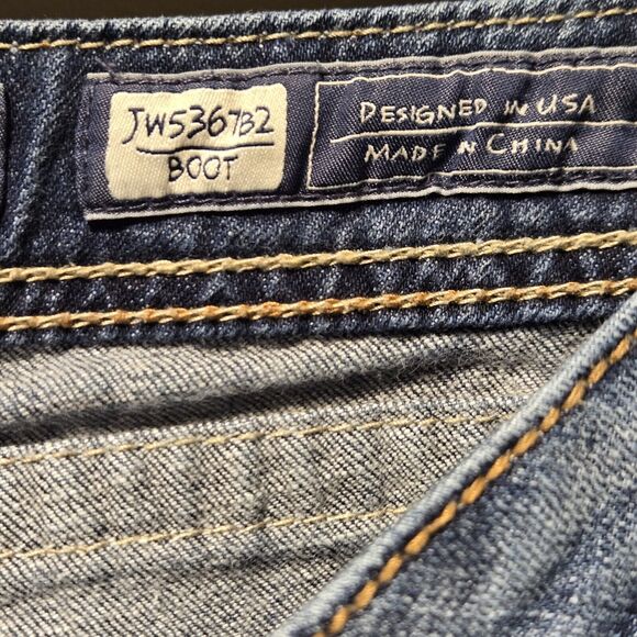 Miss Me Low Rise Bootcut Medium Wash Low Rise Jeans Size 30 × 34 - Picture 5 of 8